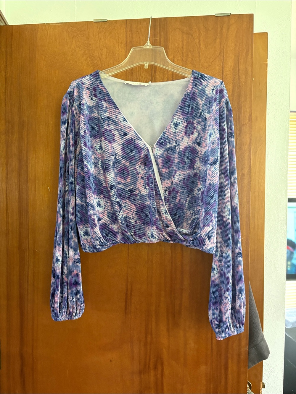 ASTR Purple Cropped Floral Wrap-Style Long Sleeve Blouse